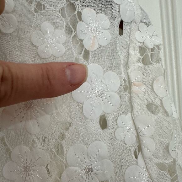 Lulus Blossom On Over White Lace Faux Wrap Bodysuit NWT Women’s M Long Sleeves - Picture 5 of 13